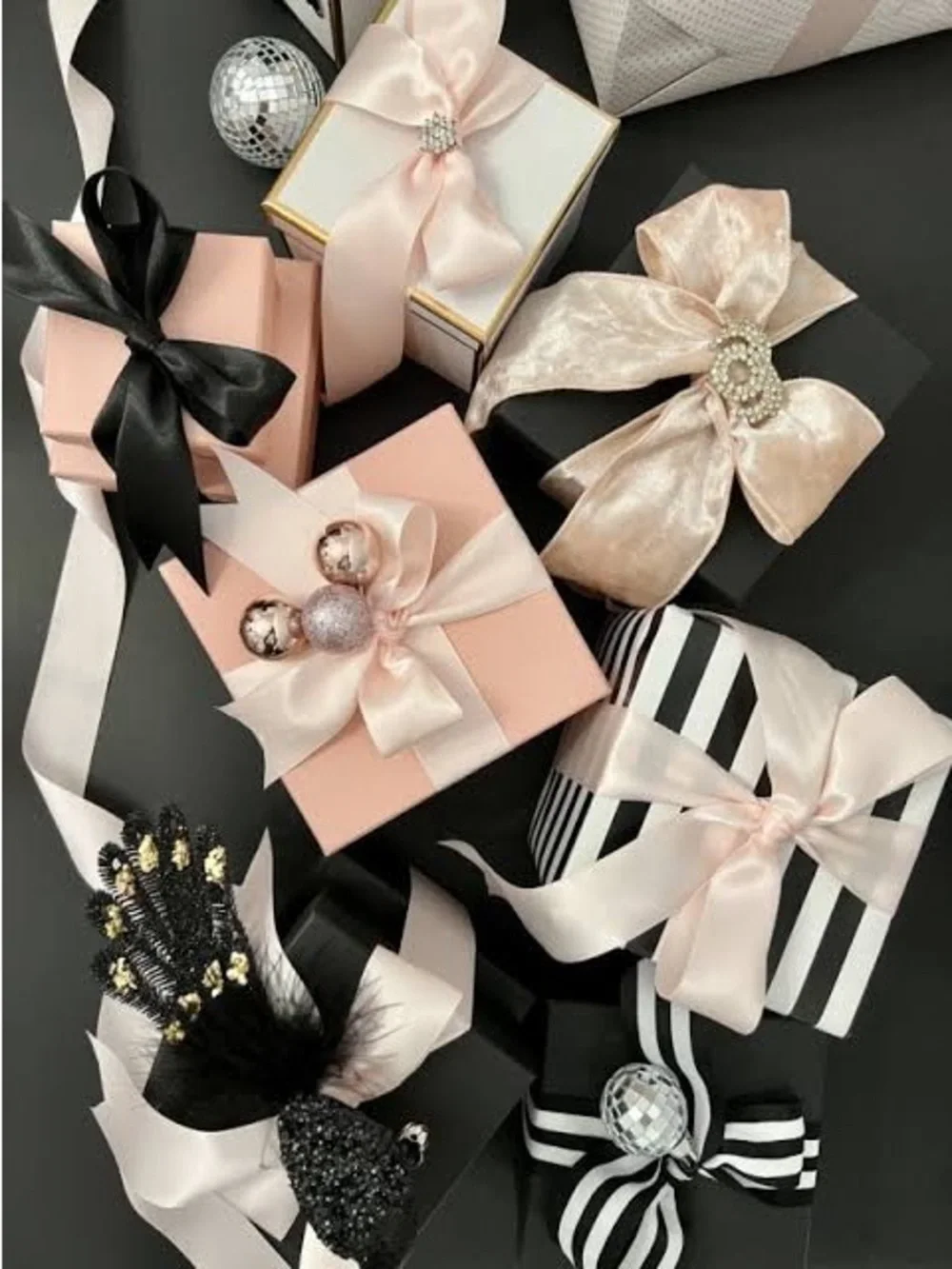 Gift Wrap Add-On | Medium Items | Shirts, Pants, Sleepwear, Accessories
